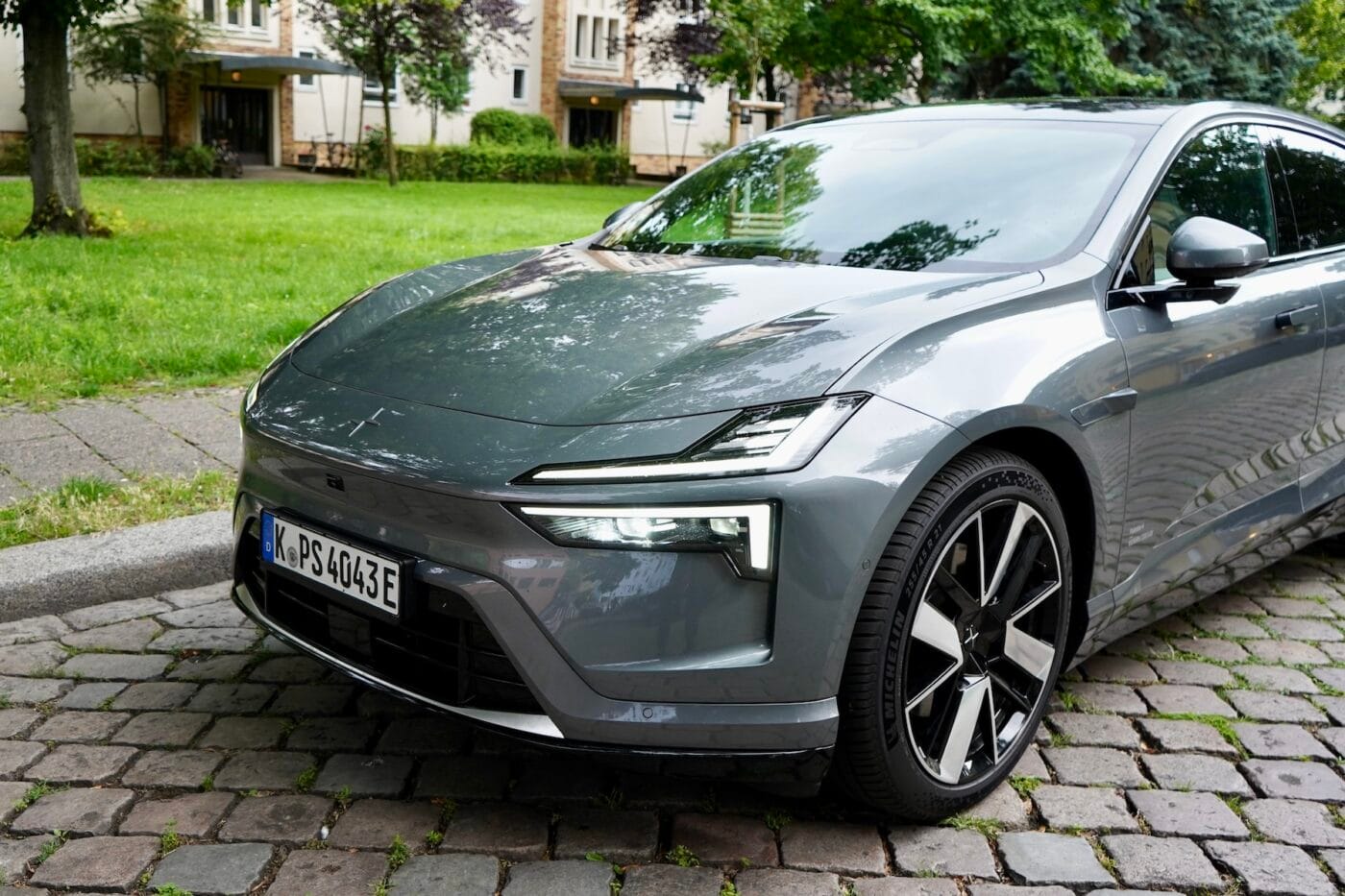 Polestar, Polestar reports higher revenue and widening losses in 2025
