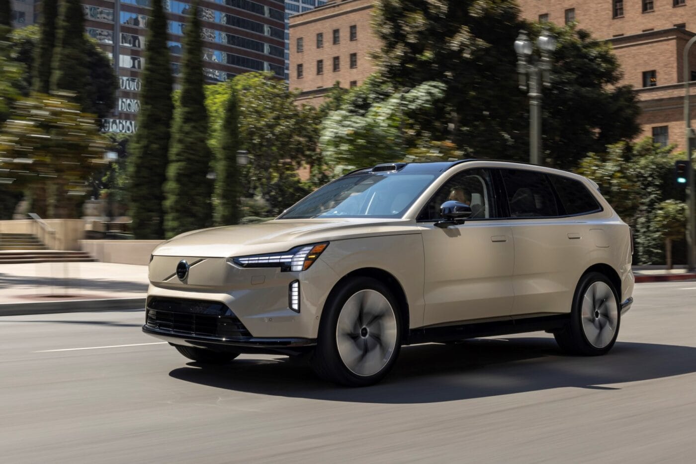 Volvo, Volvo EX90, USA: Volvo adds Plug & Charge to EX90 and upcoming EX60