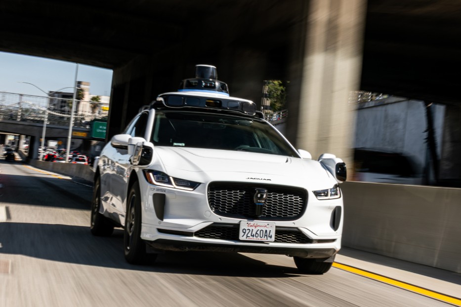 Waymo Robotaxis face challenges on motorways and during flooding