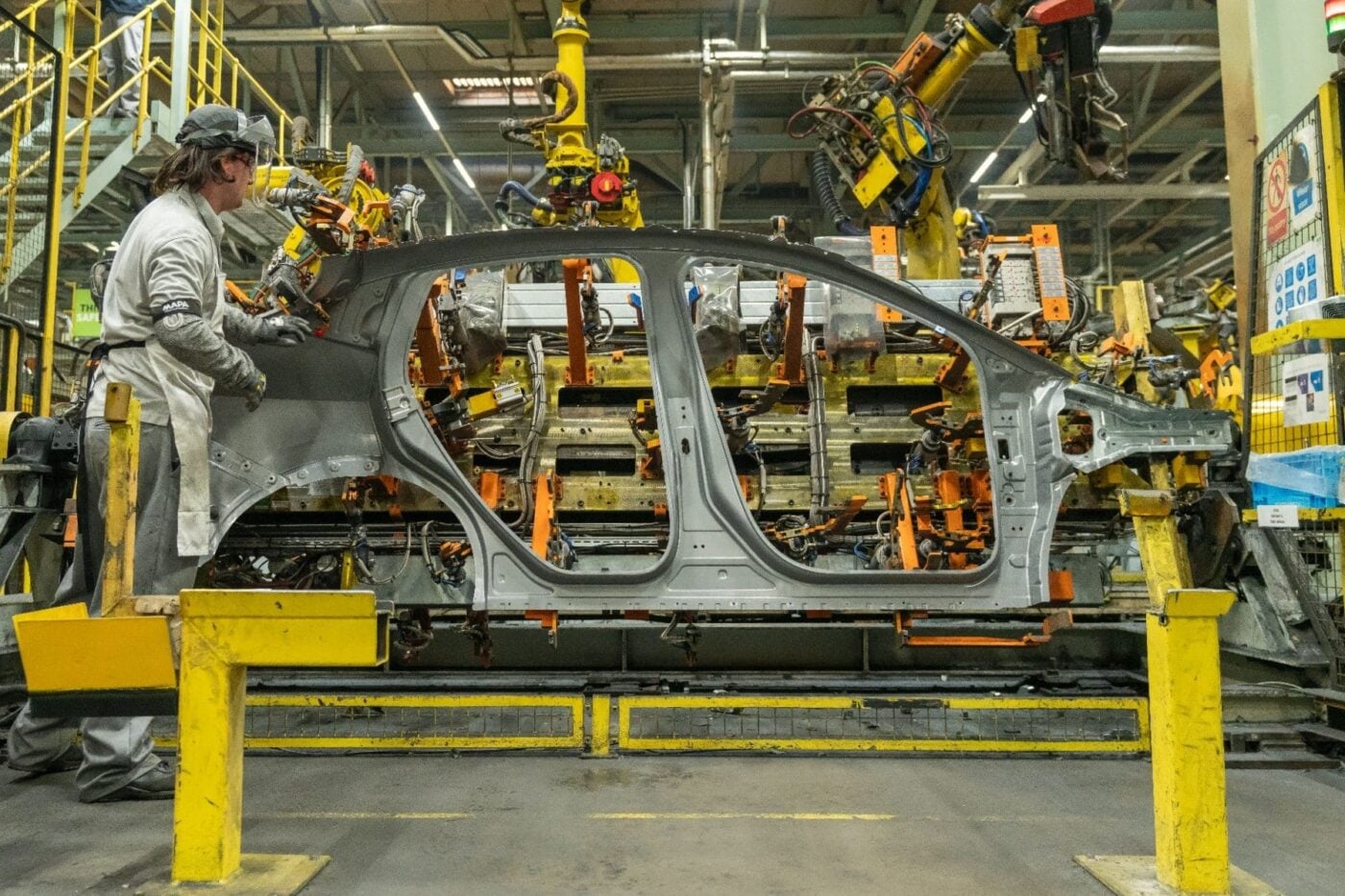 Automakers call for delay to UK-EU EV tariffs