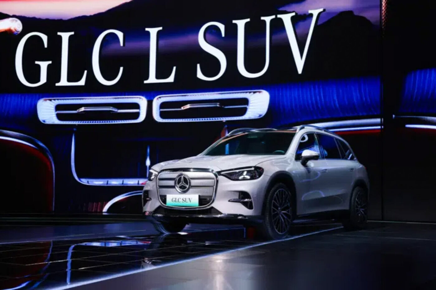 Mercedes, Auto China: Mercedes unveils long-wheelbase version of the GLC