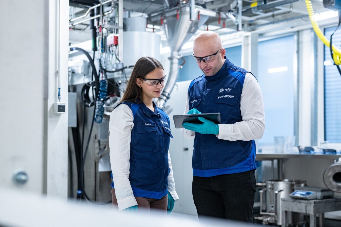Battery, BMW, Project Insight: AI enhances battery cell test production at BMW