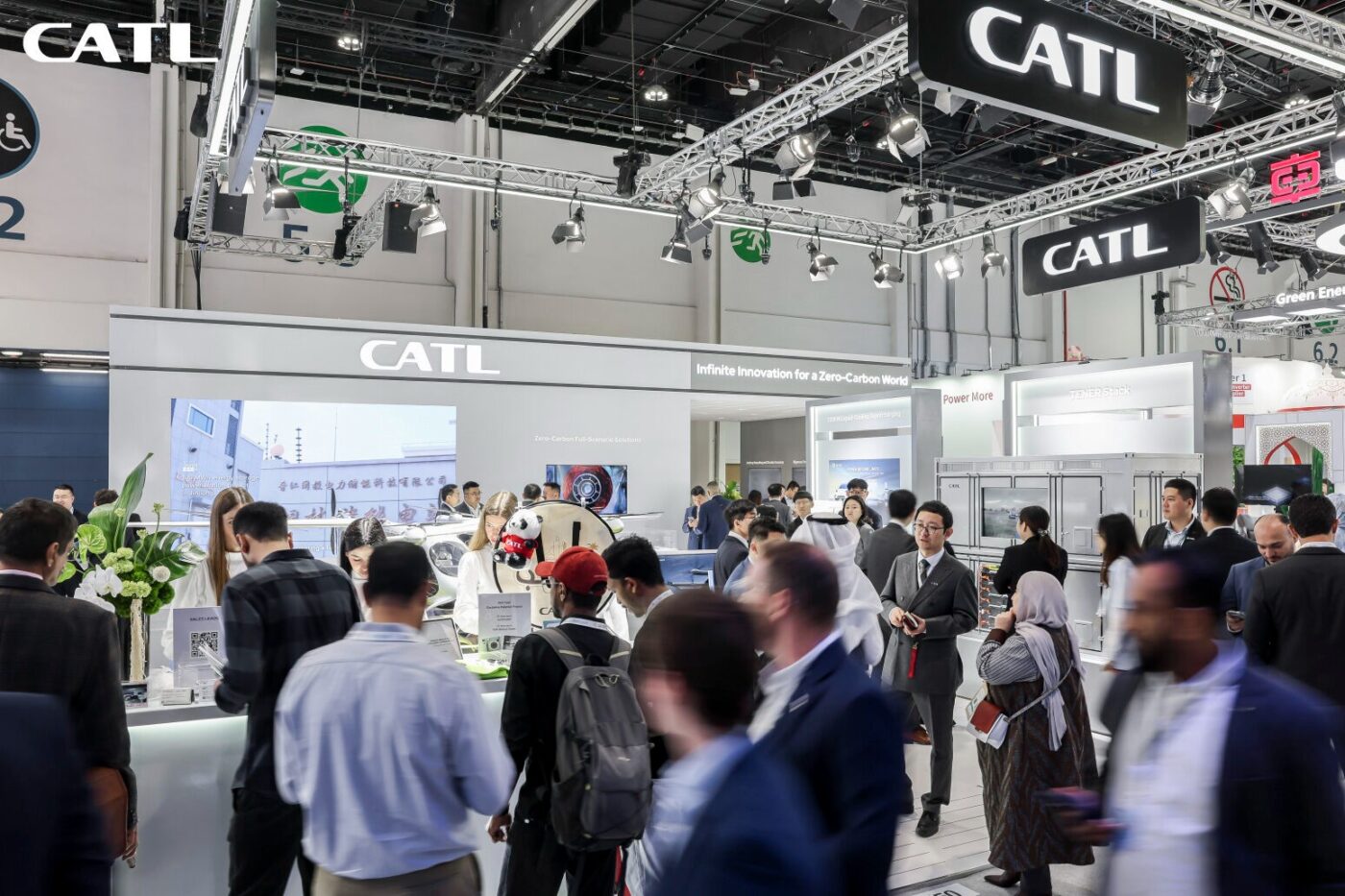 CATL raises nearly €4.3 billion in Hong Kong share sale