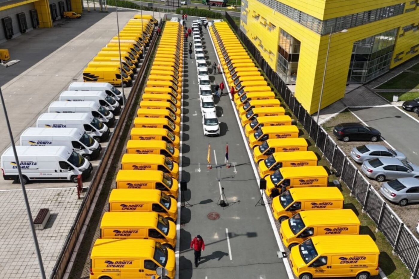 Serbian Post adds 100 new electric vans to its fleet