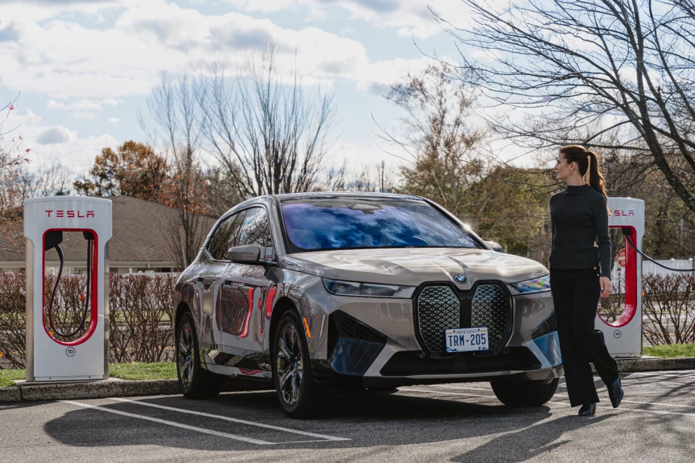BMW, Tesla, BMW Canada integrates Tesla Superchargers and Shell Recharge in dashboards