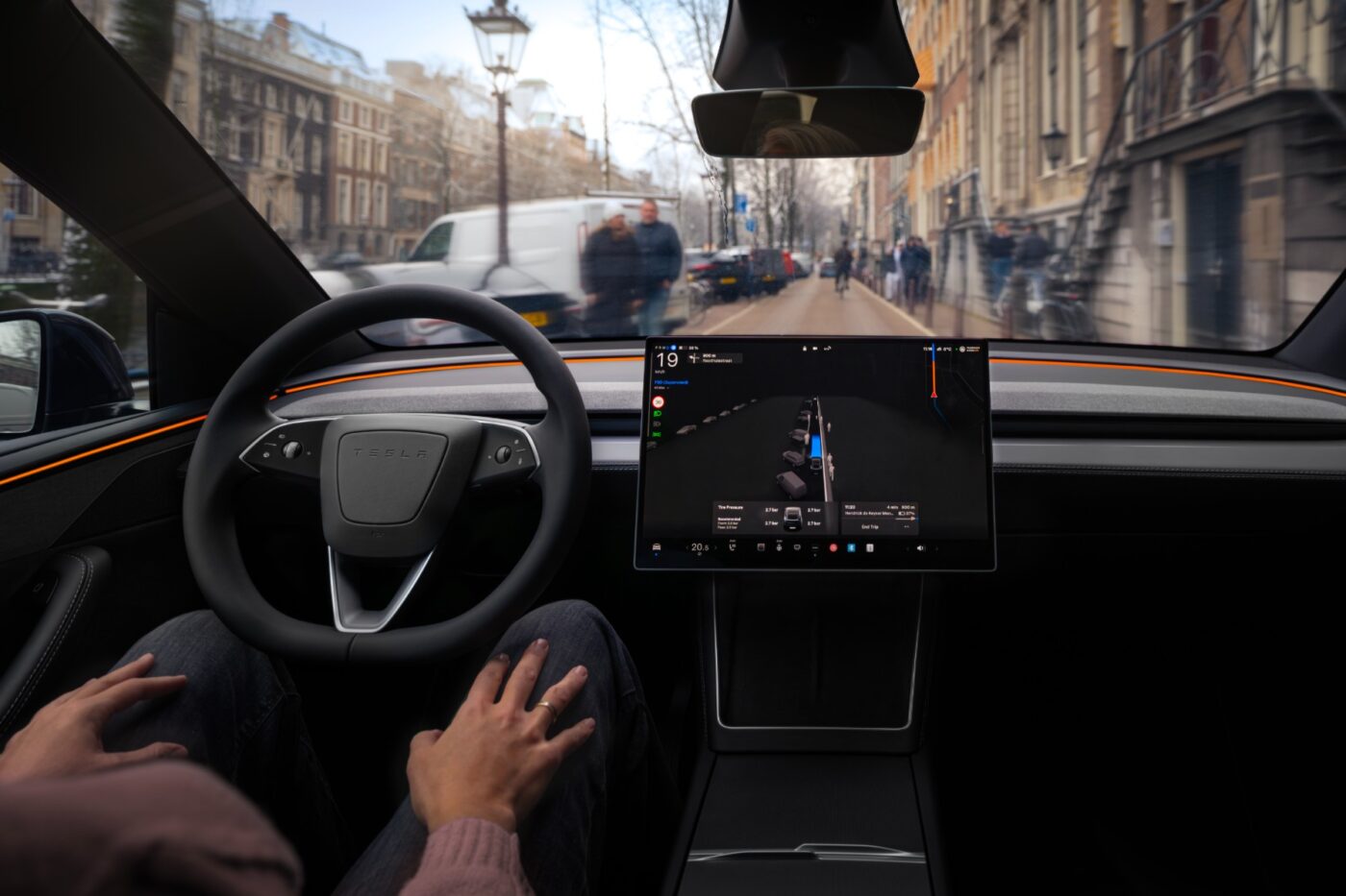 Tesla, Asleep at the wheel: Tesla video sparks debate