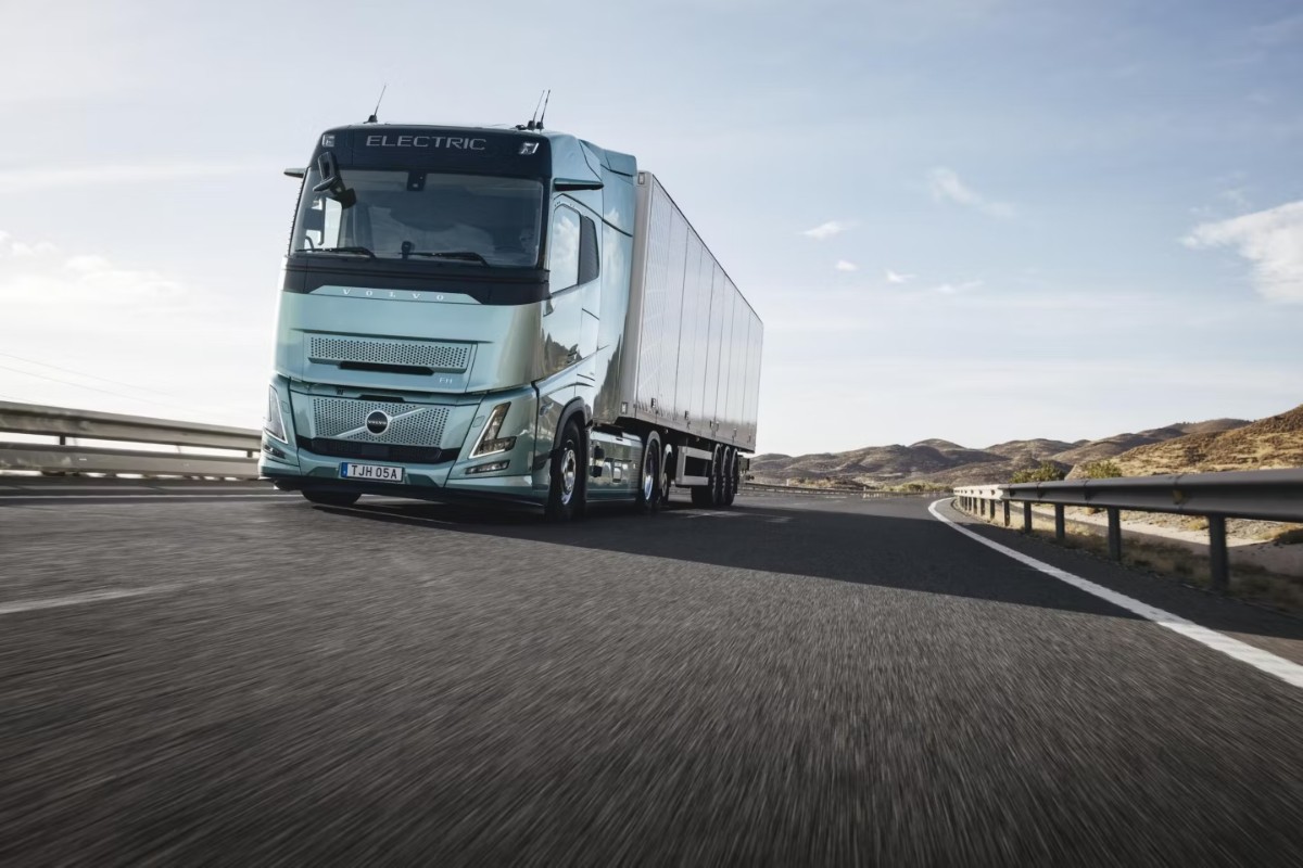 Volvo Trucks increases range of flagship e-truck to 700 km