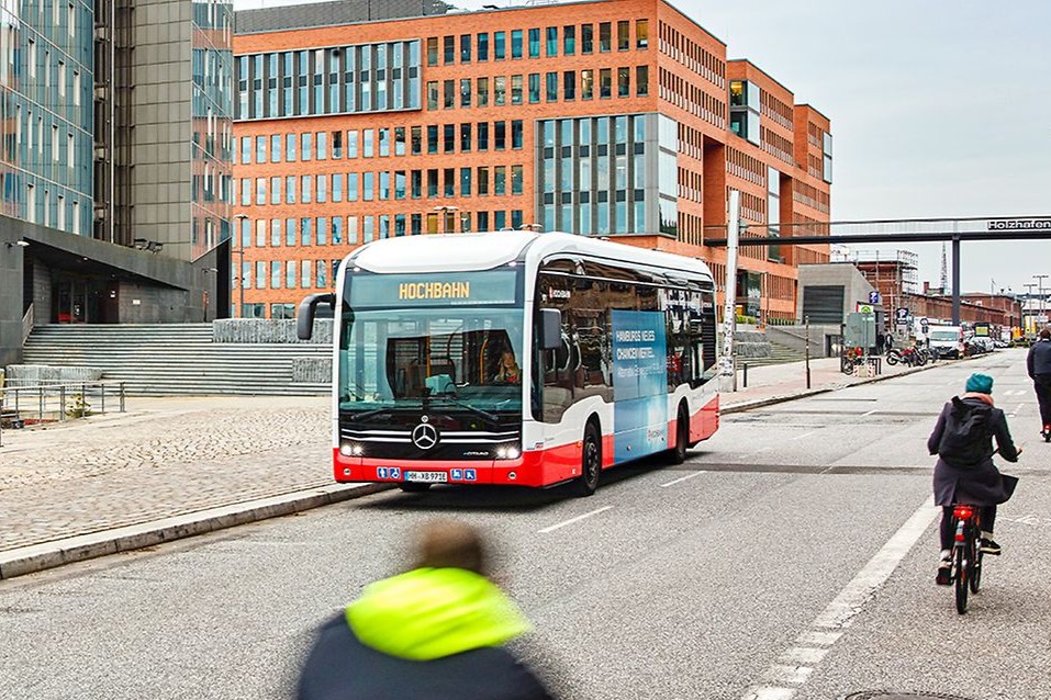 Hamburger Hochbahn to procure 240 electric buses and postpone full electrification target