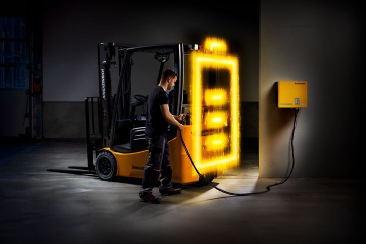 Jungheinrich trials materials handling equipment with sodium-ion batteries