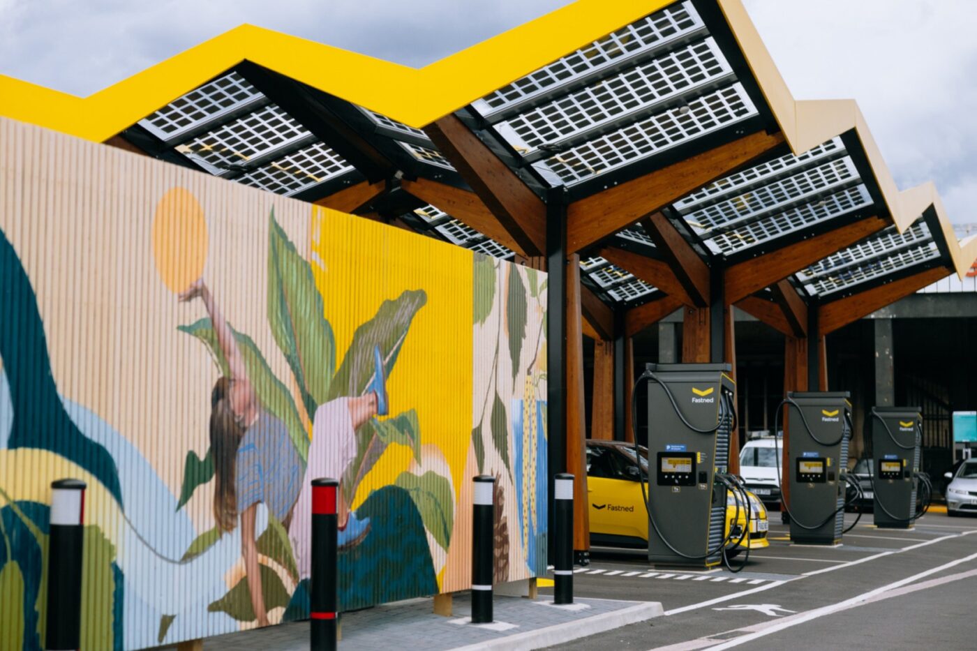 Fastned launches first ‘ultra-rapid’ charging hub near Heathrow