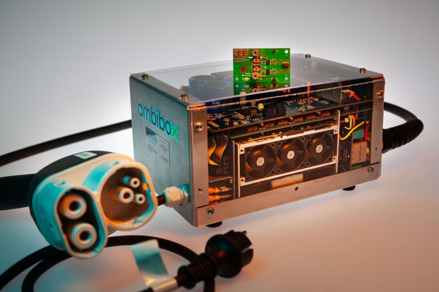 GaN4EmoBiL showcases 800-volt bidirectional DC charger