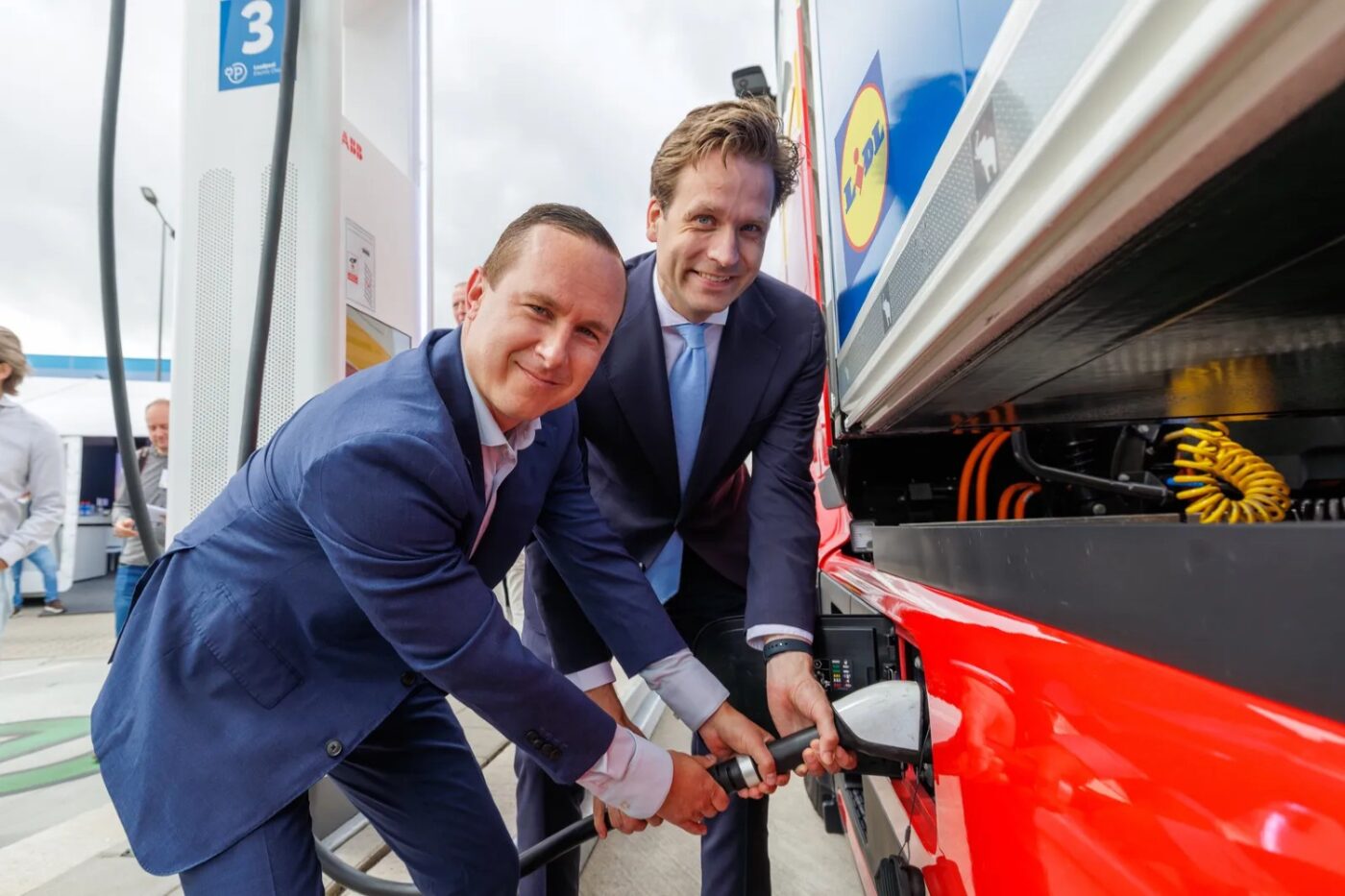 Netherlands: Lidl to supply all 440 Stores with electric trucks by 2027