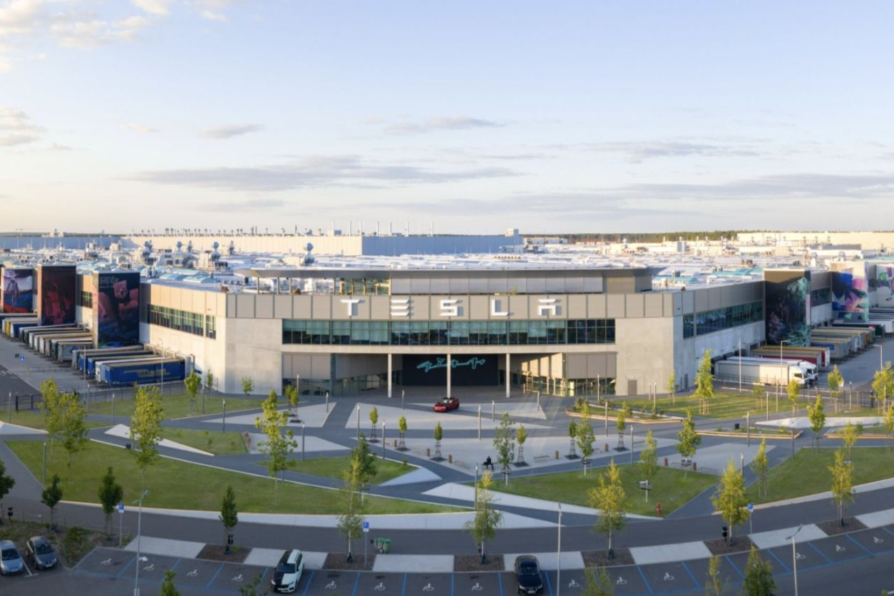 Tesla, Tesla plans another 1,000 hires in Grünheide
