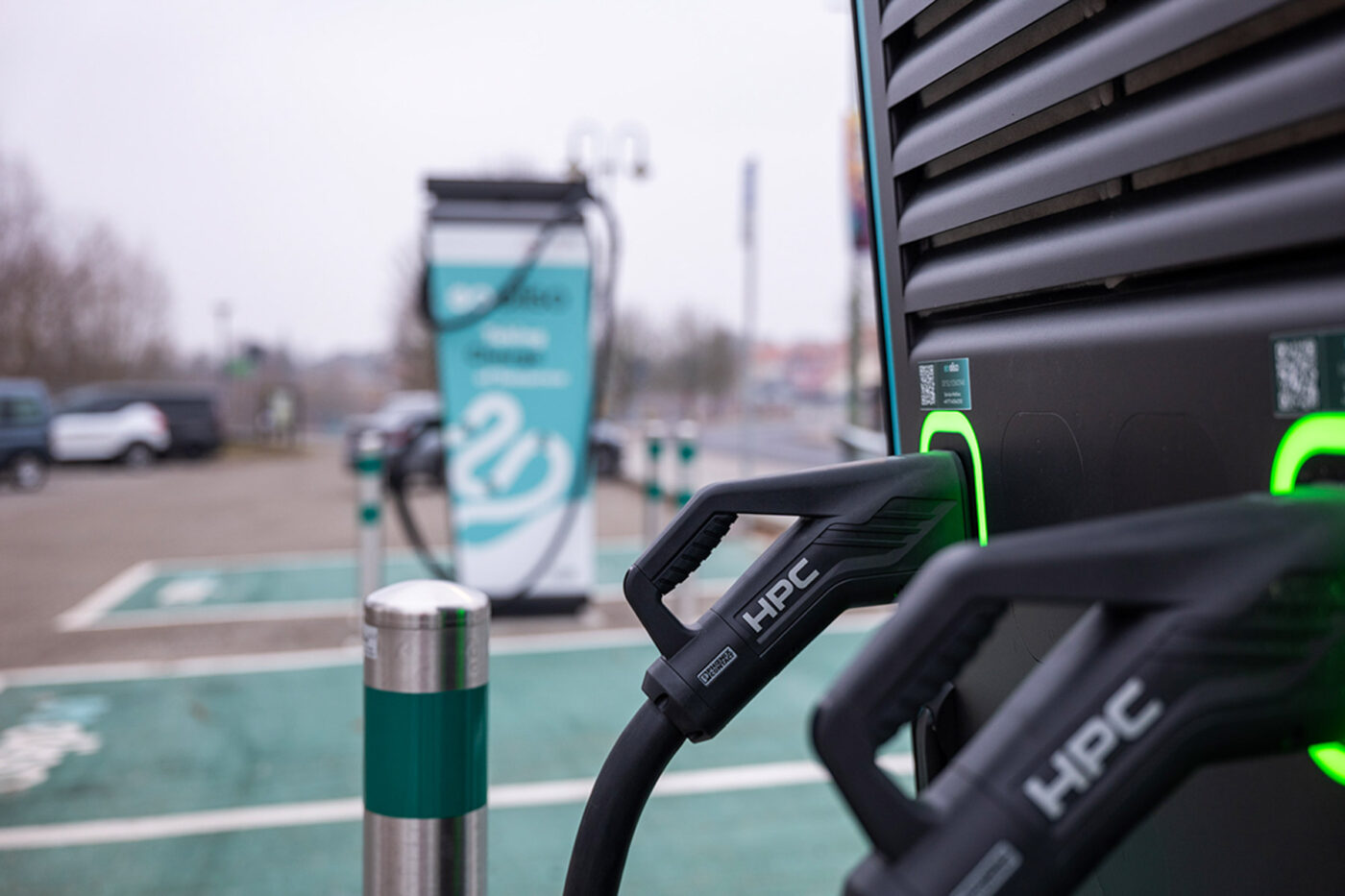EU Parliament aims to streamline approvals for charging stations