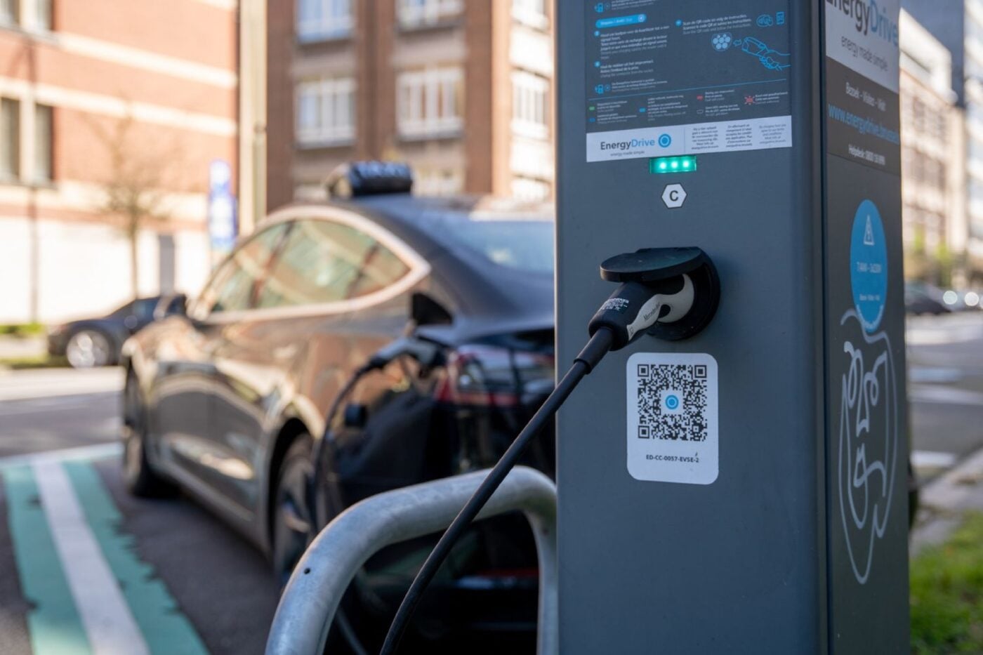 Brussels to fine EV charging point blockers