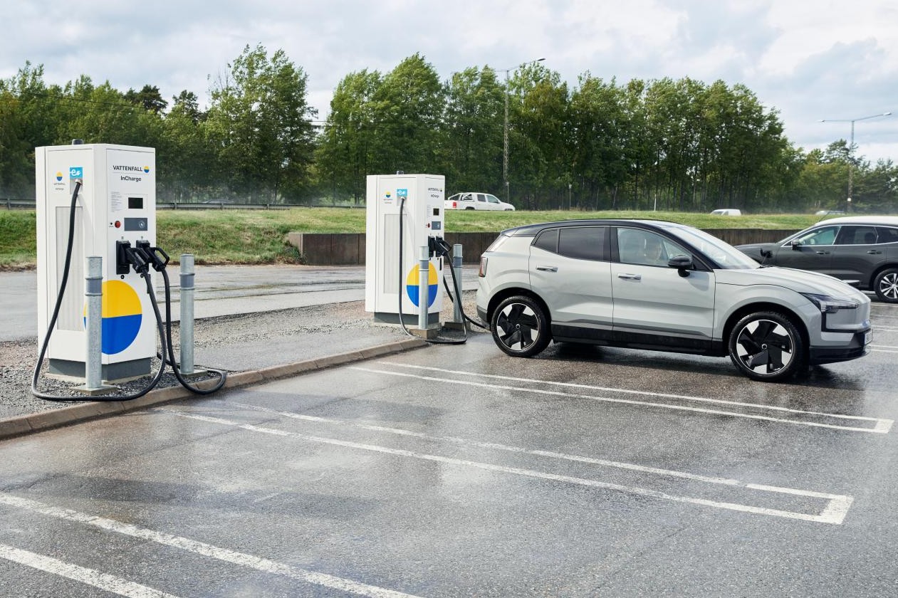 Vattenfall and WirelessCar test automated charging