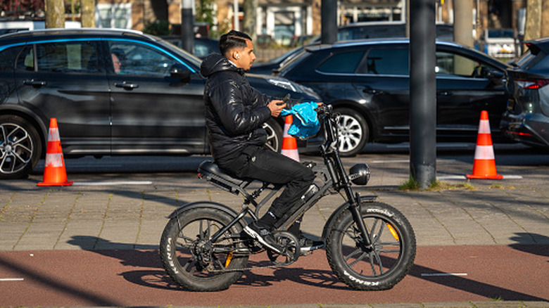 At What Age Is It Safe To Get Your Kid An Electric Bicycle? Here's What Experts Recommend