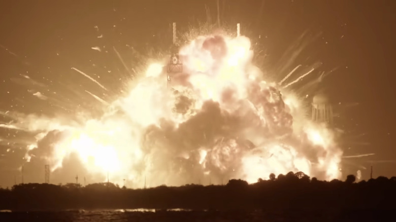 Blue Origin's New Glenn Rocket Dramatically Explodes During Engine Test Firing