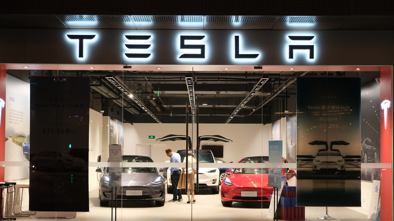 Elon Musk Reportedly Wants A Tesla-SpaceX Merger, And Selling Tesla China Could Be The First Step Toward Making That Happen
