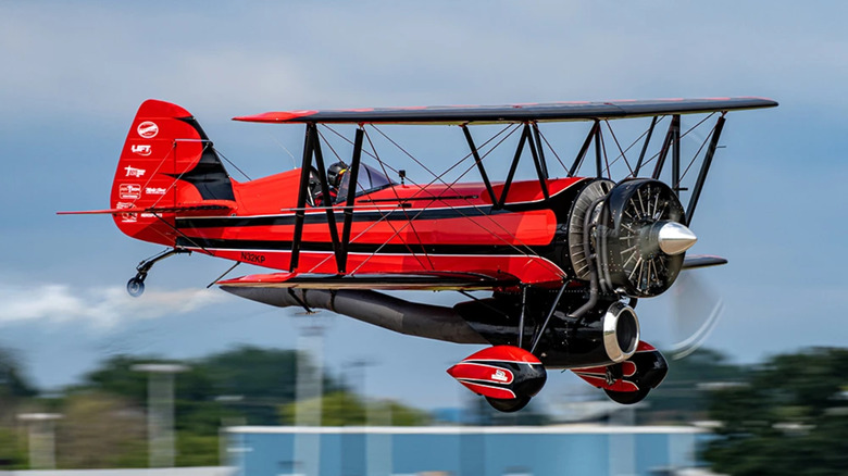 For One Week A Year, This Small-Town Wisconsin Airport Becomes The Busiest In The World