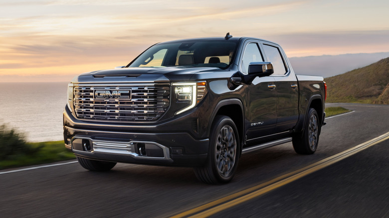 GM Patents Tech That Monitors How You're Loading Your Pickup Truck So It Can Tell You You're Doing It Wrong