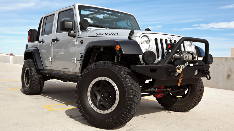 Ground Clearance Is Essential For An Off-Road SUV, But It Isn't Everything