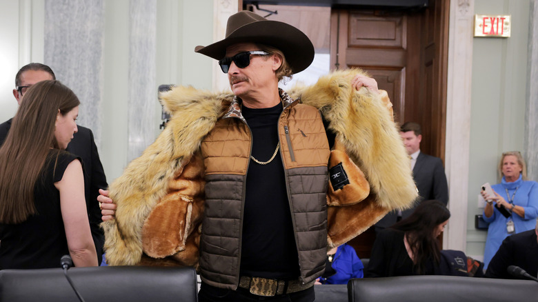 Kid Rock Fans Furious After He Cut Small-Town Tour Prices By 50% Because Gas Is So Expensive Now (Definitely Not Because Tickets Weren't Selling)
