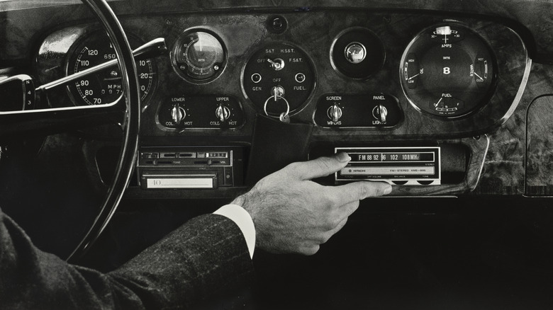 Radio Isn't Dead, Half Of In-Car Audio Time Is Still AM/FM Radio