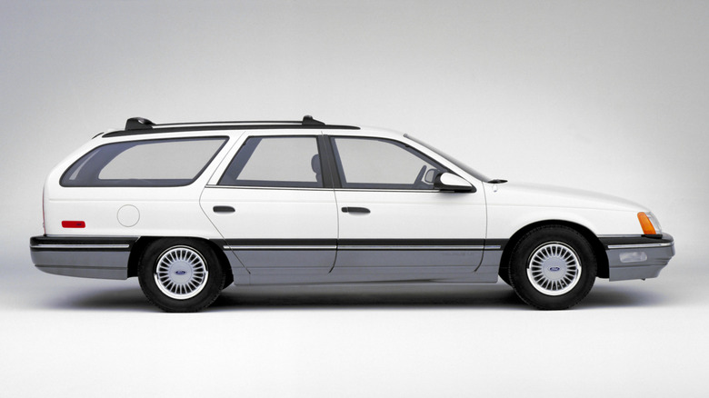 The Ford Taurus Saved Ford, But Consumer Reports Said V6 Models Literally Stunk