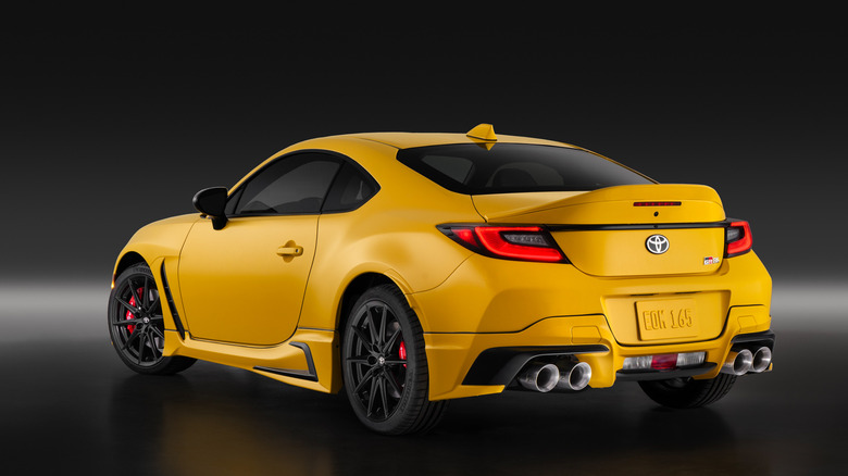 These Are The Main Differences Between The Toyota GR86 Yuzu And The Subaru BRZ Series.Yellow