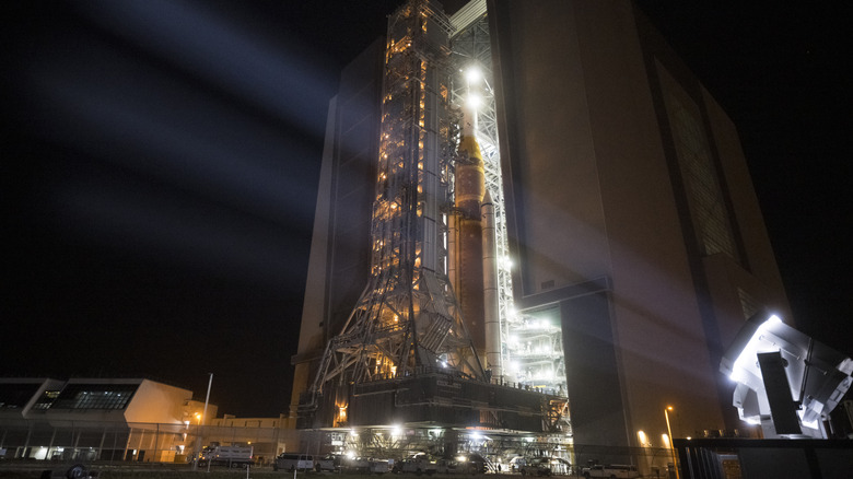 This Building Used To House Saturn V Rockets For Moon Missions, Now Mars Is The Target