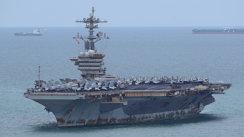 USS Abraham Lincoln Pulls Into Thailand A Rusty Mess After 286 Days At Sea