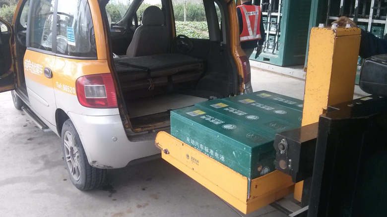 Why Battery-Swapping EVs Still Haven't Made Highway Fast Charging Obsolete