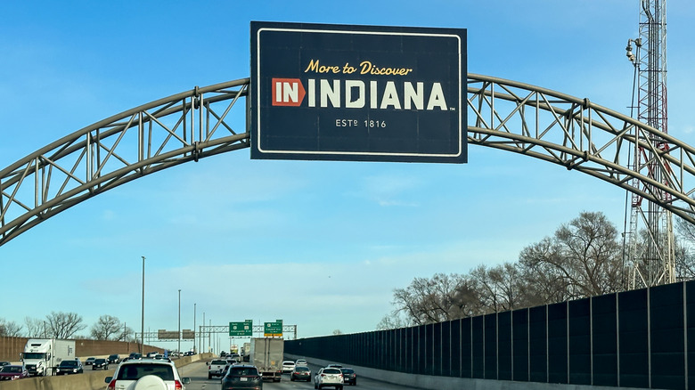 Why Interstate Highway Rest Areas Have Vending Machines Instead Of Restaurants