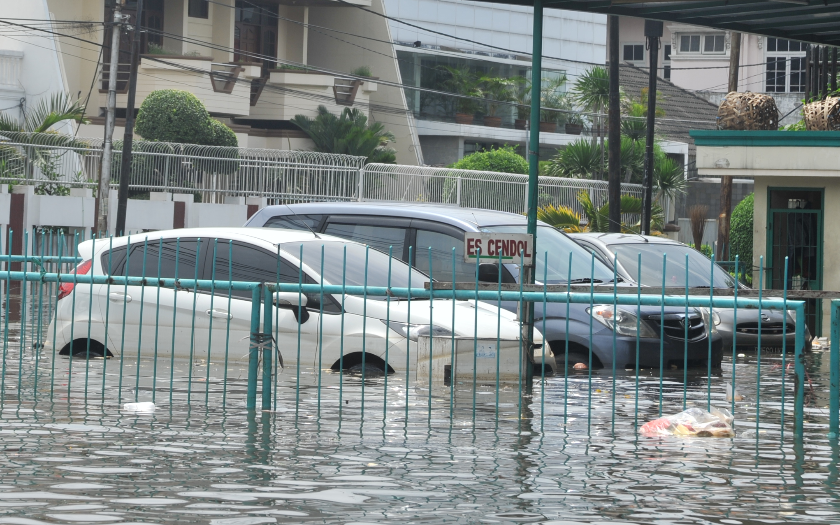 Begini Cara Cegah Mobil Rusak Lebih Parah Saat Terendam Banjir