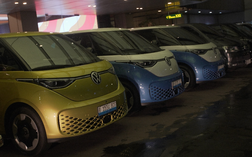 Volkswagen ID. Buzz Mulai Dikirim ke Konsumen, Produksi Lokal Dimulai Tahun 2026