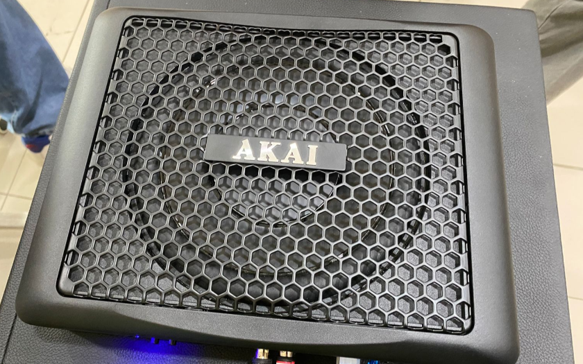 Bass Menggelegar di Bawah Jok Mobil, AKAI Suguhkan Subwoofer Harga Sejutaan