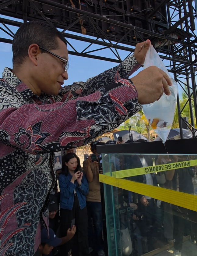 Gokil, Chery Bikin Extreme Test Rendam Baterai Tiggo 8 CSH, Pakai Air Laut!