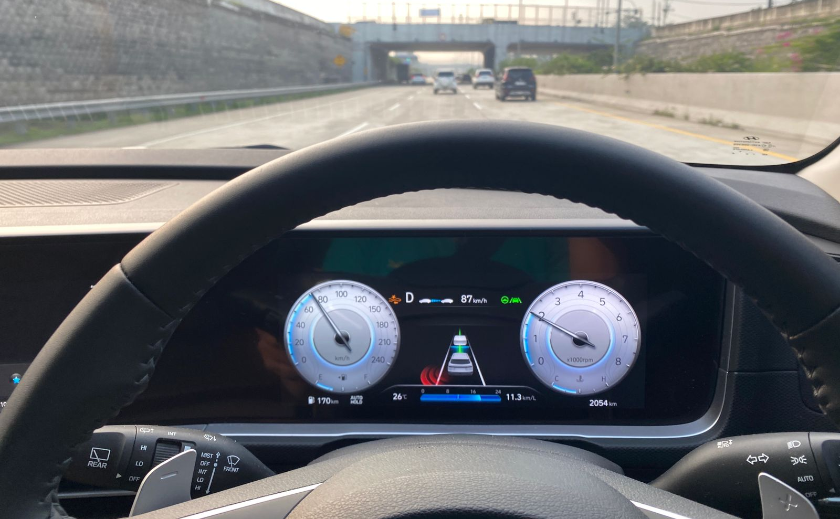 Bikin Kaki Rileks, Begini Cara Mengoperasikan Smart Cruise Control di Hyundai Stargazer Cartenz