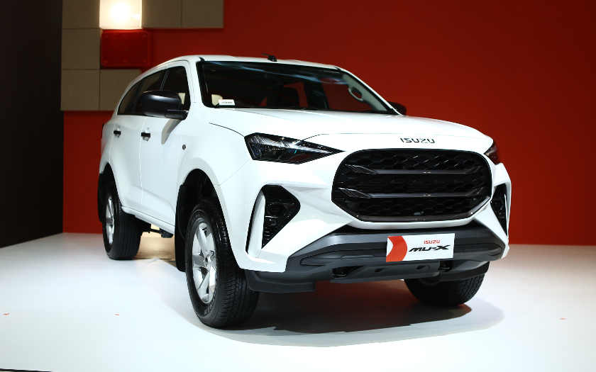 Isuzu, Isuzu MU-X, Isuzu Suguhkan mu-X 4WD di GIIAS 2025, Siap Diajak Kerja Keras di Medan Berat