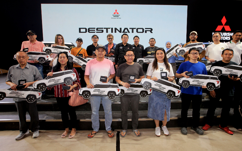 Mitsubishi Serahkan 50 Unit Destinator Kepada Konsumen. Sekaligus ke Shabrina dan Fajar  Indonesian Idol Season XIII
