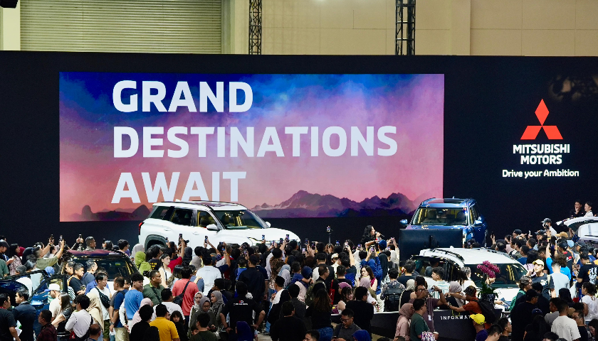 Mitsubishi Serahkan 50 Unit Destinator Kepada Konsumen. Sekaligus ke Shabrina dan Fajar  Indonesian Idol Season XIII