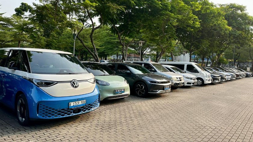 Perayaan 4 Tahun KOLEKSI, Bukan Cuma Pamer Mobil Listrik tapi Kompak Lakukan Ini