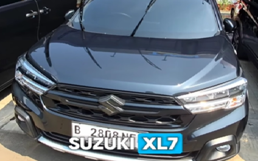 Suzuki , Cling Banget, Mobil Bekas Suzuki XL7 Hybrid 2024 Jarak Tempuh Km 13 Ribuan di Bursa Otomotif Buana PIK 2, Lepas Rp 240 Jutaan