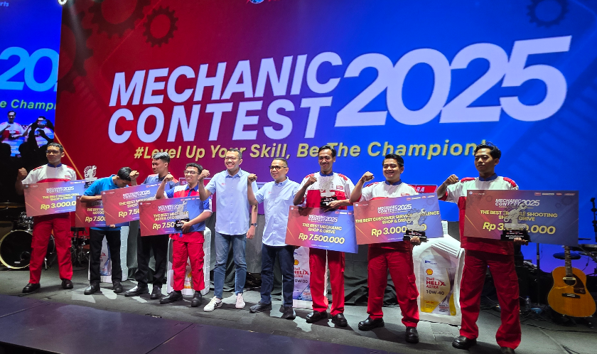 Astra Otoparts Pecahkan Rekor MURI Penggantian Oli Serentak Terbanyak