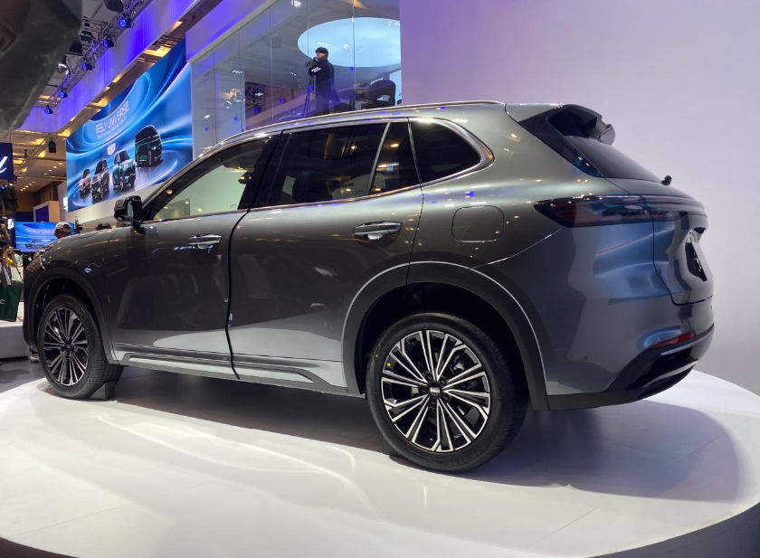 Geely Starray EM-i Sudah Bisa Dipesan, Isi Bensin 51 Liter Bisa Tempuh Lebih 1.000 Km