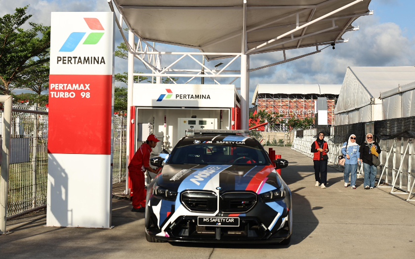 BMW, MotoGP, Emang Bisa, BMW M5 Official Safety Car MotoGP Nenggak BBM Pertamina