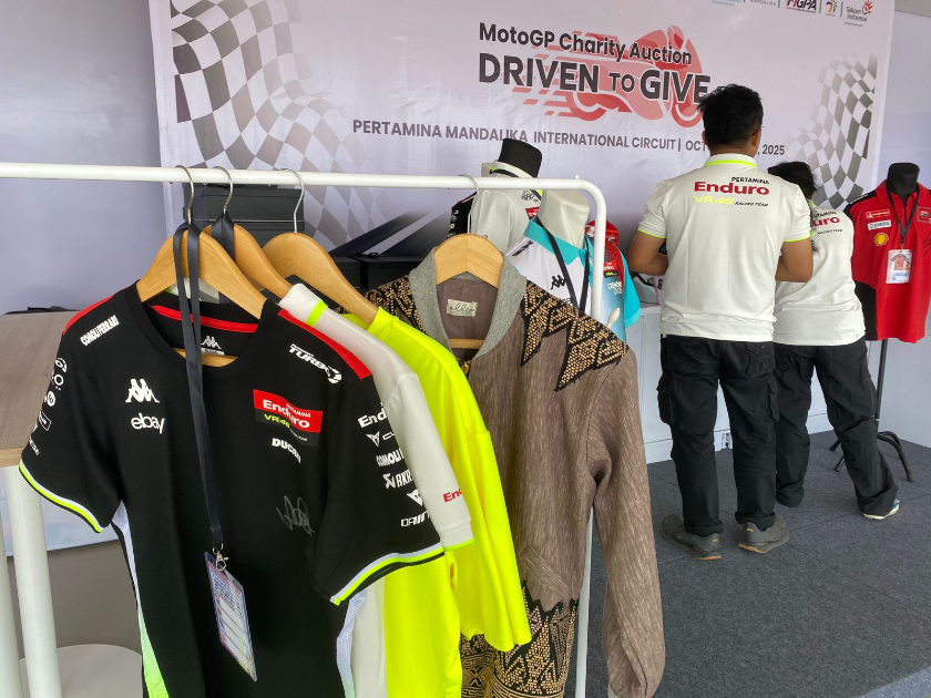 Hasil Lelang, Helm AGV Tanda Tangan Legenda MotoGP Valentino Rossi Laku Rp 15 Juta