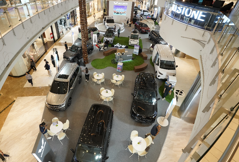 Wuling Darion EV Hadir di Central Park Mall, Beli Wuling Sekarang Gratis Roofbook hingga iPhone 16
