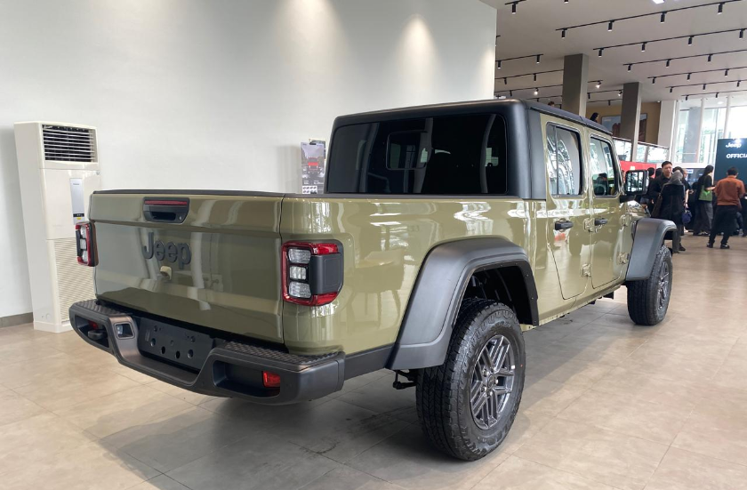 Jip Double Cabin New Jeep Gladiator Resmi Dijual, Harganya Lebih Dari Rp 2 Miliar